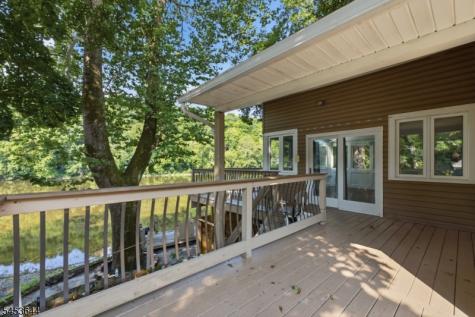 19 Harmony Terrace Harmony NJ 08865