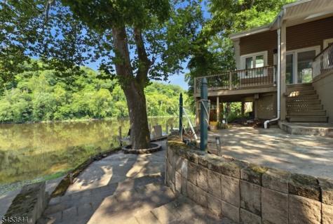 19 Harmony Terrace Harmony NJ 08865