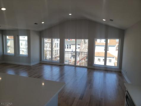 118 Shephard Avenue Newark NJ 07112