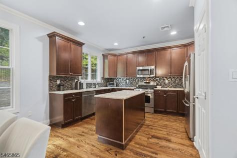 32 Bloomfield Avenue Essex Fells NJ 07021
