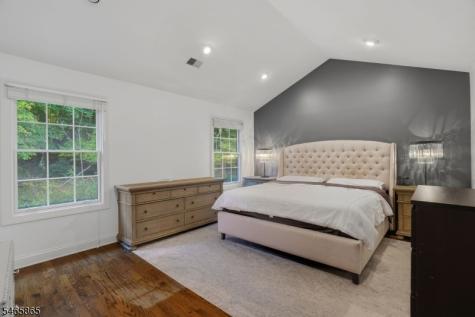 32 Bloomfield Avenue Essex Fells NJ 07021