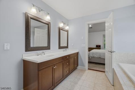 32 Bloomfield Avenue Essex Fells NJ 07021