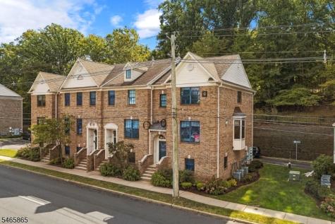 32 Bloomfield Avenue Essex Fells NJ 07021