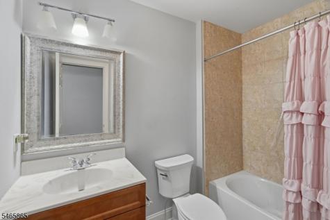 32 Bloomfield Avenue Essex Fells NJ 07021