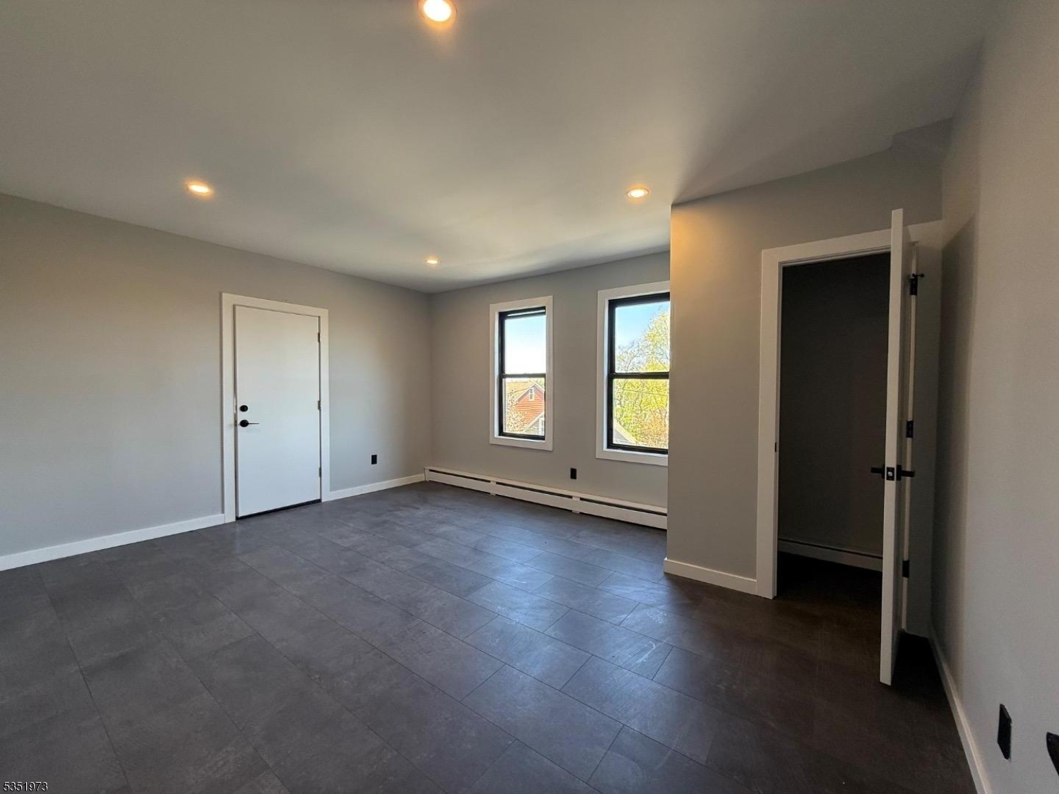 19 Abbotsford Ave, Apt 3 Newark NJ 07106