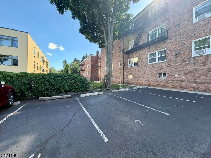 6 Hillside Ave C0204 Nutley NJ 07110