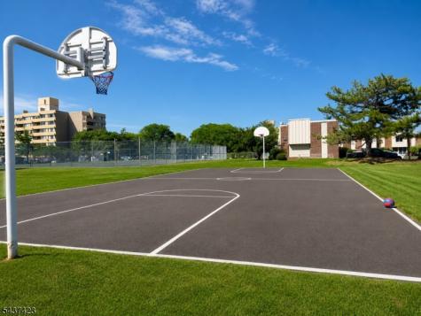 807 Eves Dr 3q Hillsborough NJ 08844