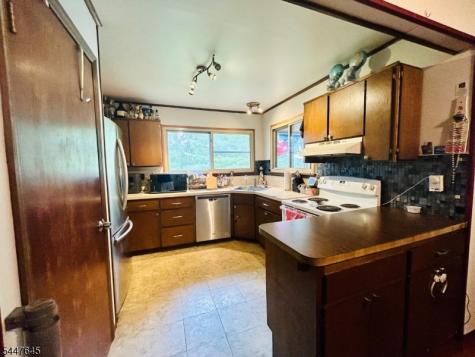 378 Lake Shore South Montague NJ 07827