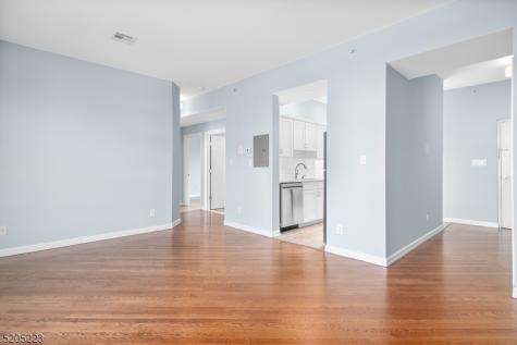 420 Bloomfield Avenue Apt 4 Montclair NJ 07042