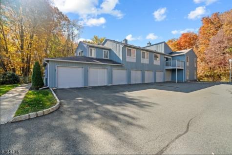 51 Drake Lane Roxbury NJ 07852