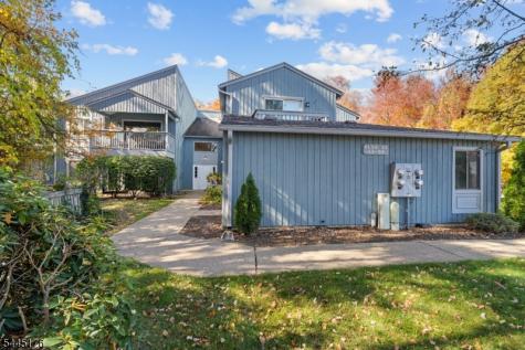 51 Drake Lane Roxbury NJ 07852