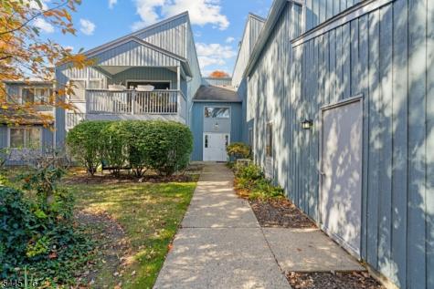 51 Drake Lane Roxbury NJ 07852