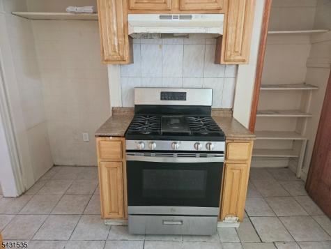843 Chancellor Avenue Irvington NJ 07111