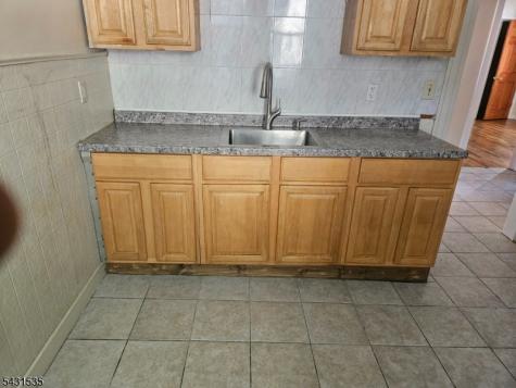 843 Chancellor Avenue Irvington NJ 07111