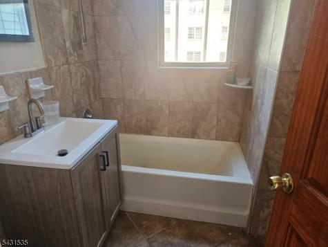 843 Chancellor Avenue Irvington NJ 07111