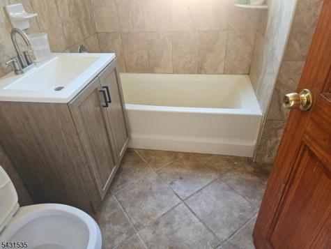 843 Chancellor Avenue Irvington NJ 07111