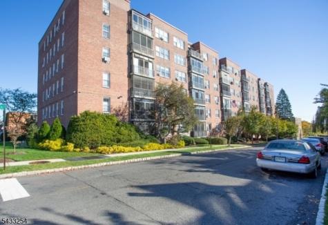 5 Roosevelt Place - 6m Montclair NJ 07042