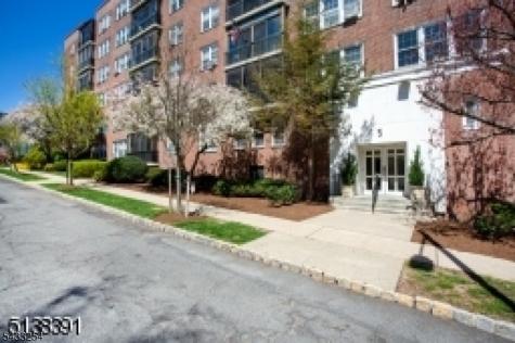 5 Roosevelt Place - 6m Montclair NJ 07042