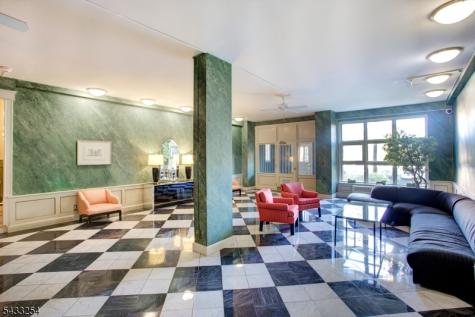 5 Roosevelt Place - 6m Montclair NJ 07042