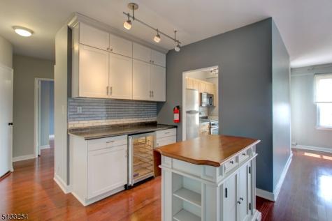 5 Roosevelt Place - 6m Montclair NJ 07042