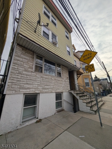 22 Somme Street Newark NJ 07105