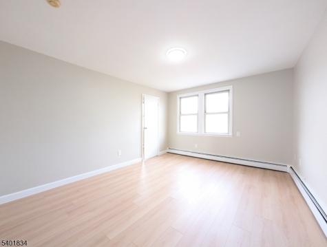 22 Somme Street Newark NJ 07105