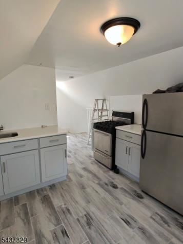 386 Summer Avenue Newark NJ 07104