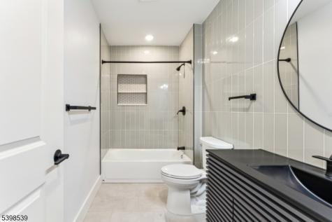 84 Hollywood Avenue East Orange NJ 07018