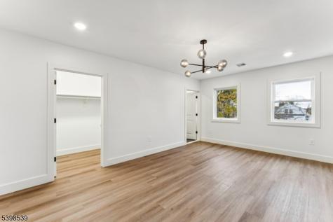 84 Hollywood Avenue East Orange NJ 07018