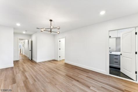 84 Hollywood Avenue East Orange NJ 07018