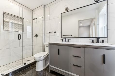 84 Hollywood Avenue East Orange NJ 07018