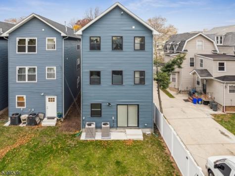 84 Hollywood Avenue East Orange NJ 07018