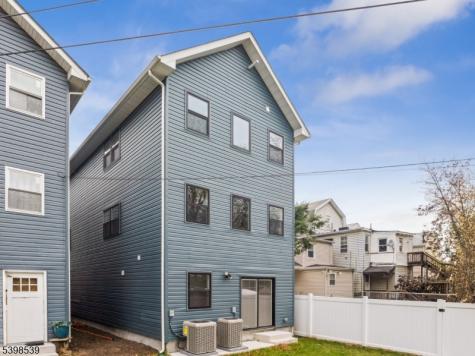 84 Hollywood Avenue East Orange NJ 07018