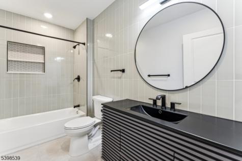 84 Hollywood Avenue East Orange NJ 07018