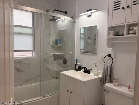 32 Hamilton Avenue Fairview NJ 07022