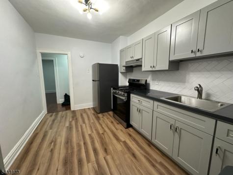 32 Hamilton Avenue Fairview NJ 07022