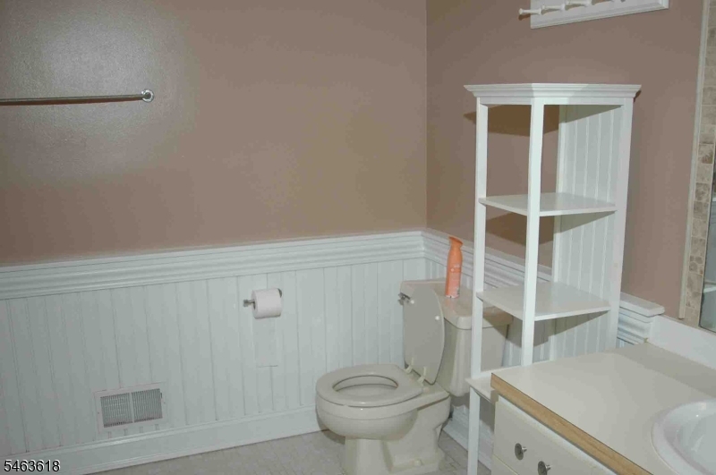 10 Pear Court Raritan NJ 08822