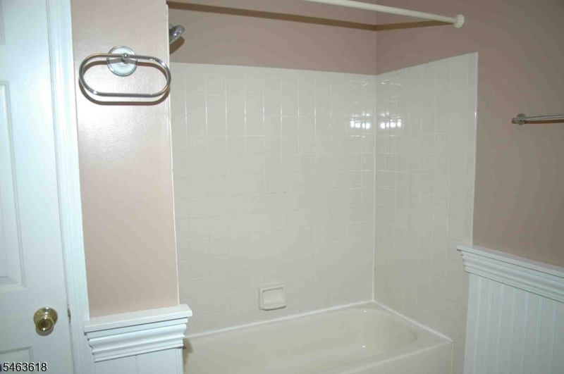 10 Pear Court Raritan NJ 08822