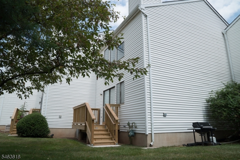10 Pear Court Raritan NJ 08822