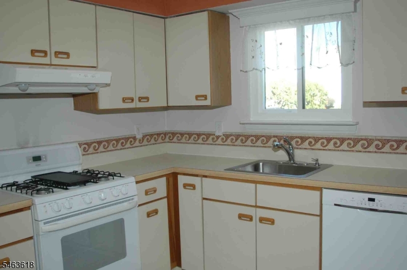 10 Pear Court Raritan NJ 08822