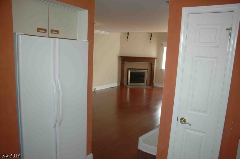 10 Pear Court Raritan NJ 08822