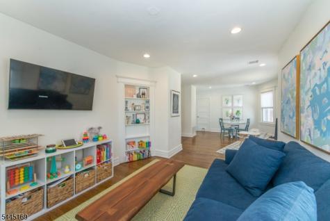 10 Grove Terrace Montclair NJ 07042