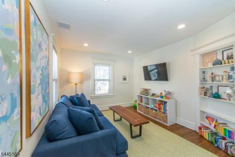 10 Grove Terrace Montclair NJ 07042