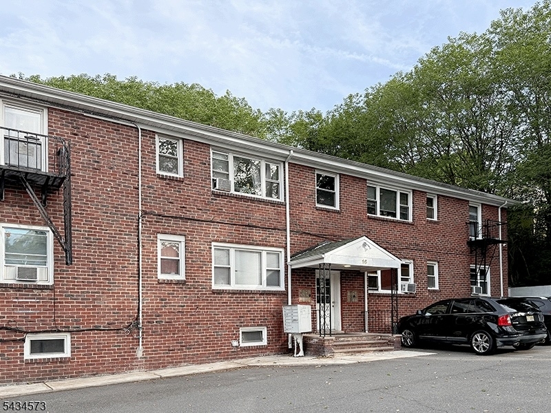 16 Clark Terrace Belleville NJ 07109