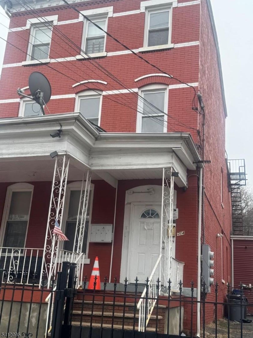 212 N 7th Street Newark NJ 07107