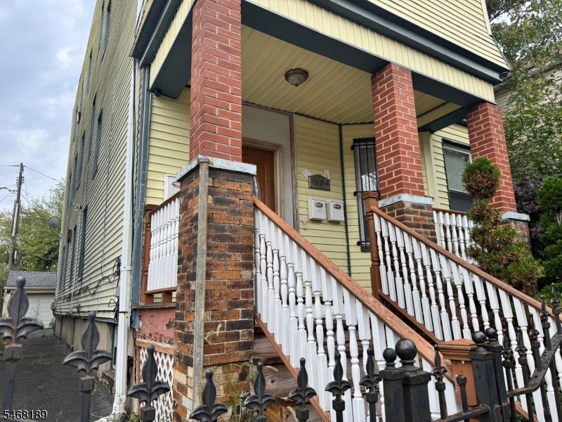 324 Hawthorne Avenue Newark NJ 07112
