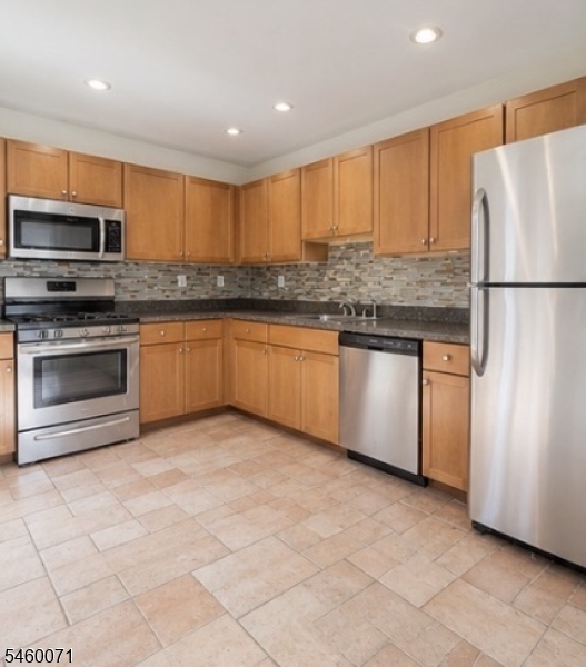524 Great Beds Court Perth Amboy NJ 08861