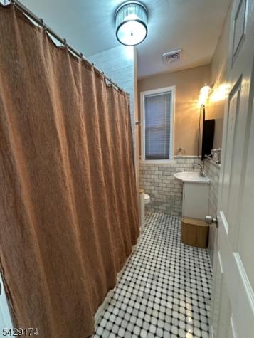 282 Weequahic Avenue Newark NJ 07112