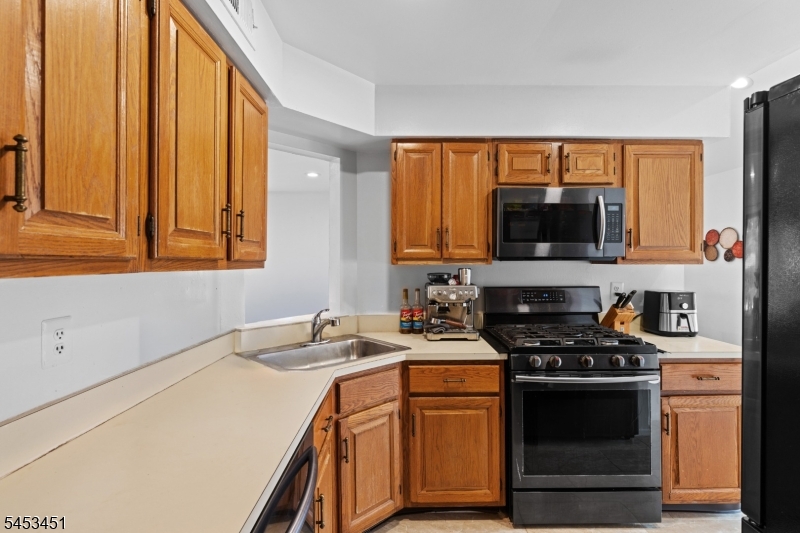 142 Riverbend Drive North Brunswick NJ 08902