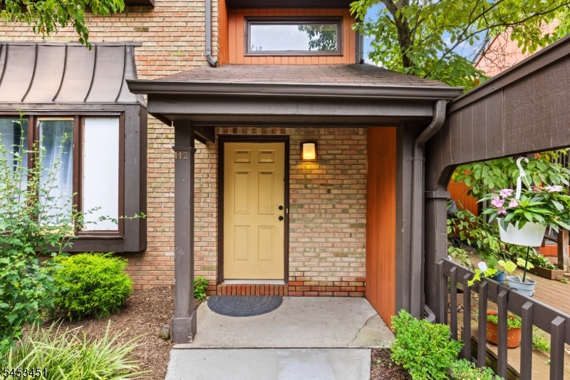 142 Riverbend Drive North Brunswick NJ 08902